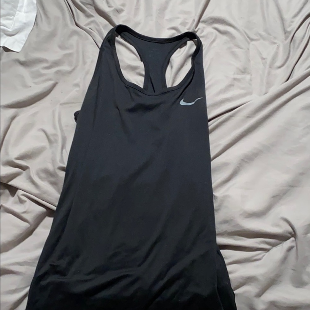 Black nike workout tank!!